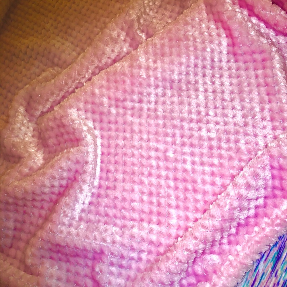 Pink blanket - Picture 2 of 5
